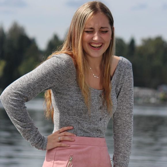 Meet your Posher, Hailey - Picture 1 of 1